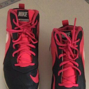 Kids Athletic Shoes 6.5Y Nike